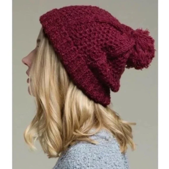 Burgundy Soft Knit Textured Pompom Winter Beanie - Picture 1 of 3